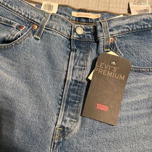NWT LEVIS Ribcage Straight Jeans